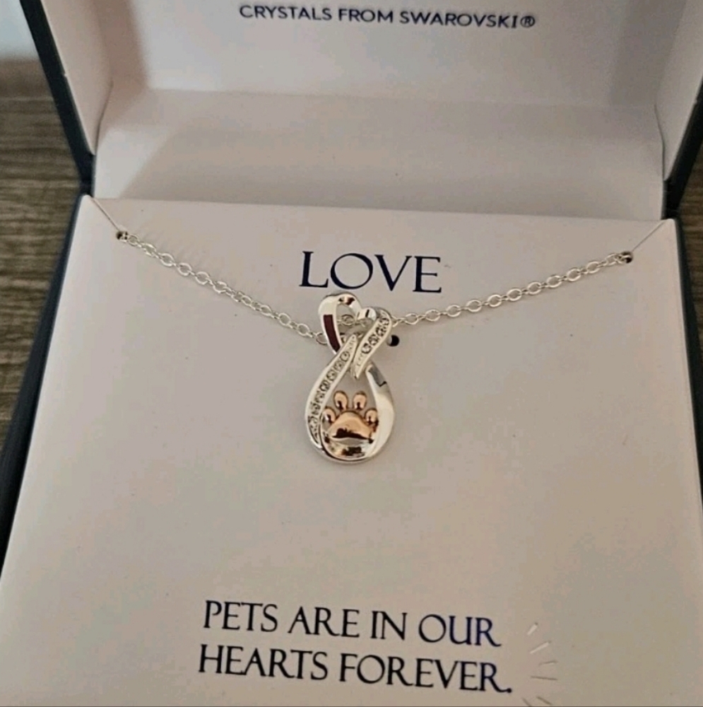 Brilliance Crystals From Swarovski Fine Silver Plated Paw Print Necklace 18 Inch